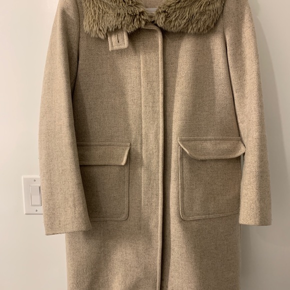Ralph Lauren wool blend winter coat. Gorgeous beige wool with a faux fur hood - Picture 3 of 6